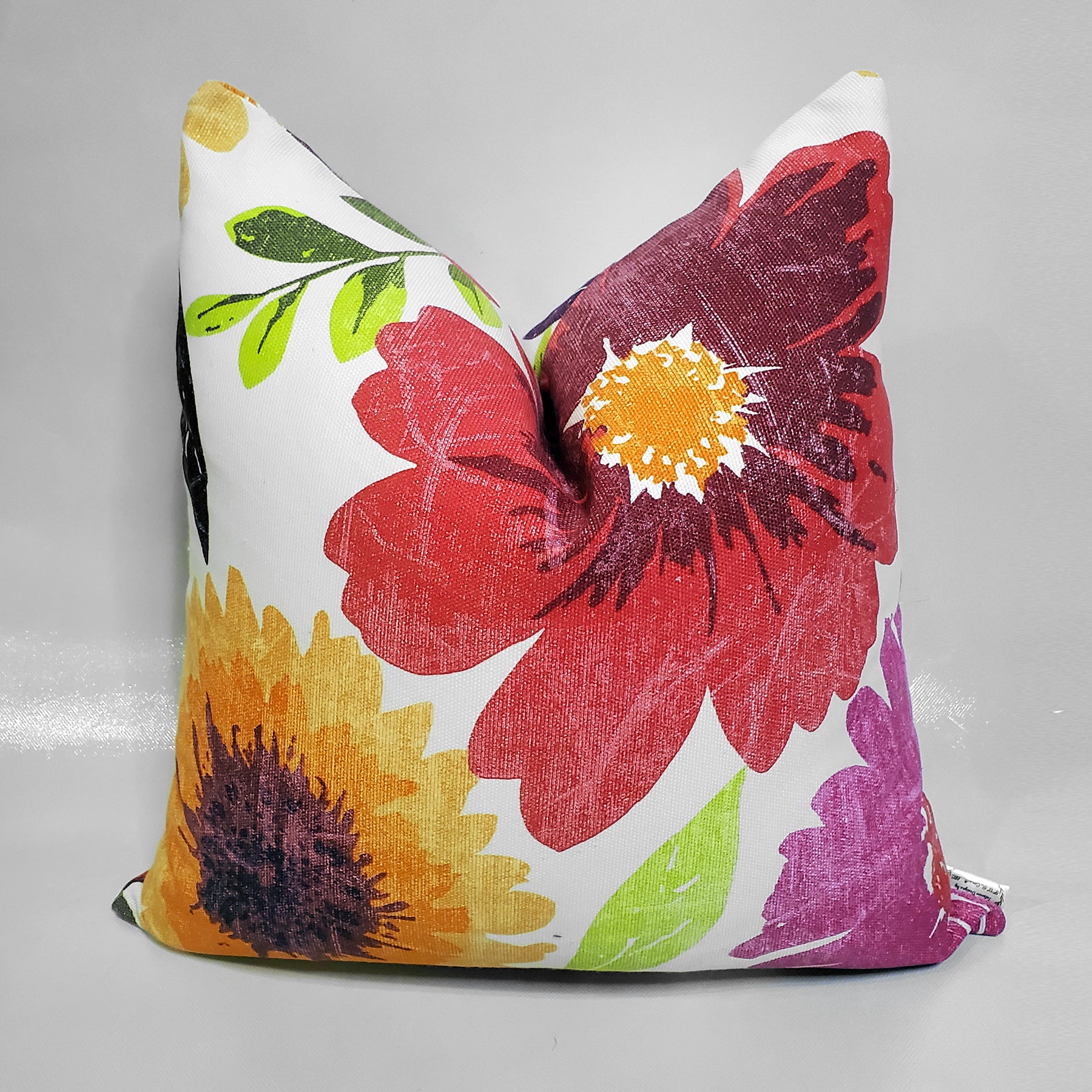 Perfect Petals 18x18 Inch Pillow *P, PL-208B